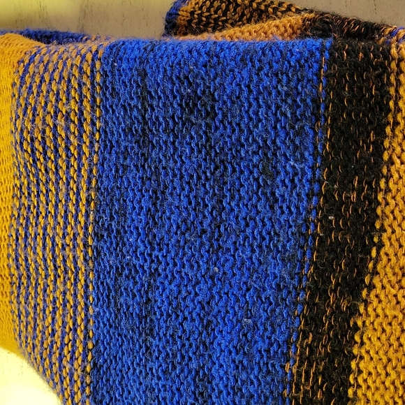 Sweater..LOOK @ THE BACK! - Picture 3 of 3